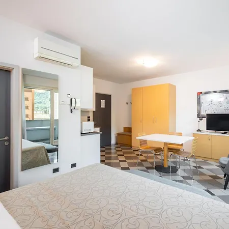 Ξενοδοχείο με διαμερίσματα Piazzi House 4*