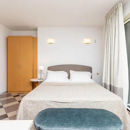 Piazzi House 4* Σόντριο