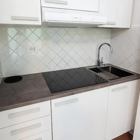Piazzi House Ξενοδοχείο με διαμερίσματα 4*