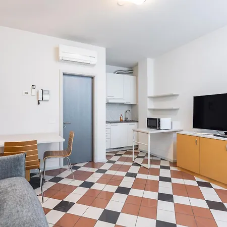 Piazzi House 4*
