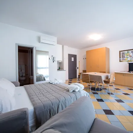 Piazzi House 4* Σόντριο