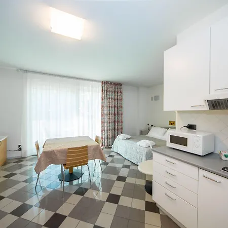 皮亚齐公寓式酒店 4*