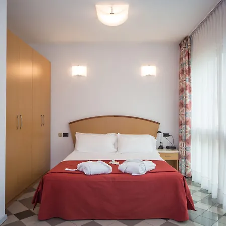 公寓式酒店 皮亚齐公寓式酒店 4*