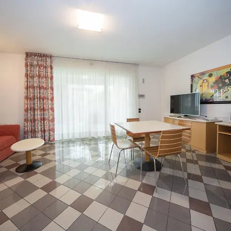 Ξενοδοχείο με διαμερίσματα Piazzi House 4*