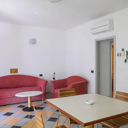 Piazzi House 4* Σόντριο