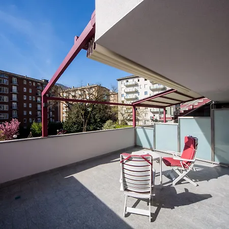 皮亚齐公寓式酒店 4* 松德里奥