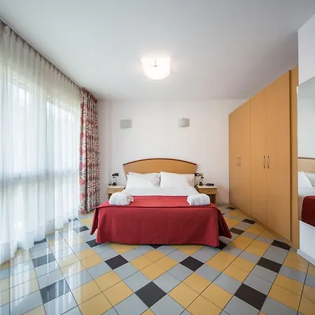Aparthotel Piazzi House 4*