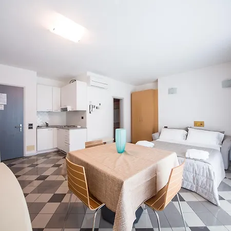 Piazzi House 4*