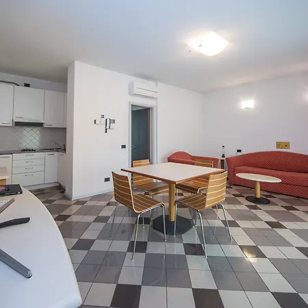 Piazzi House Aparthotel Sondrio
