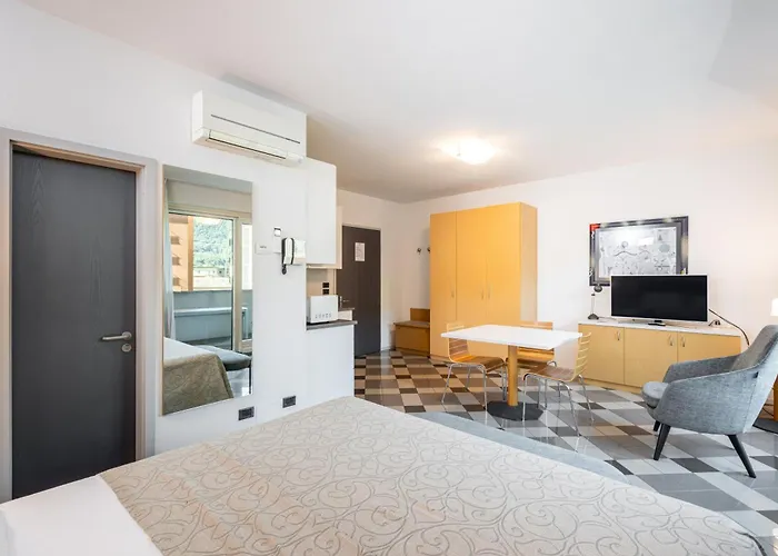 Aparthotel Piazzi House 4*