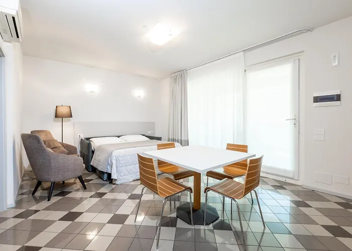 Aparthotel Piazzi House 4*