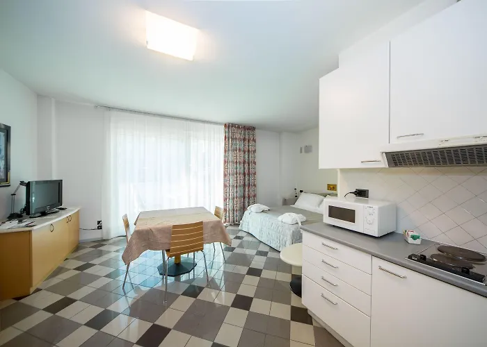 Piazzi House 4*