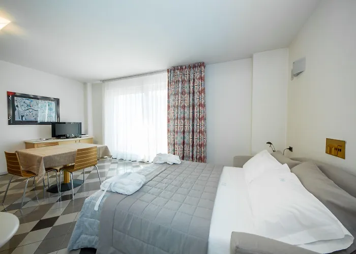 Aparthotel Piazzi House 4*