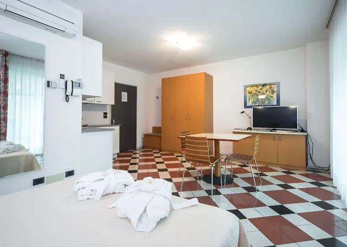 Piazzi House Aparthotel 4*