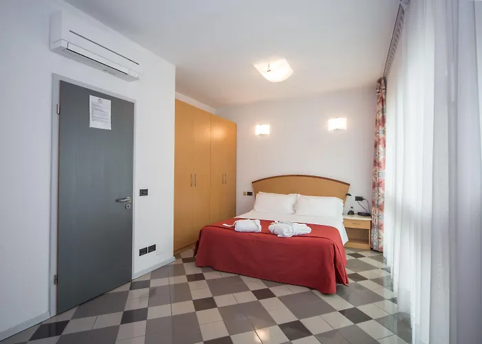Piazzi House Aparthotel 4*