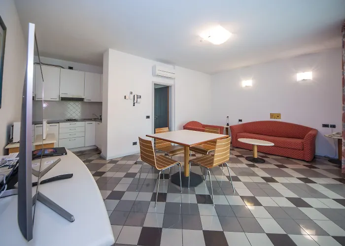 Piazzi House Aparthotel Sondrio