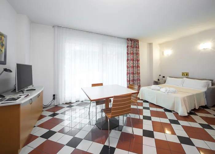Piazzi House Aparthotel Sondrio