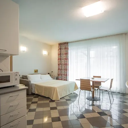 Piazzi House 4*