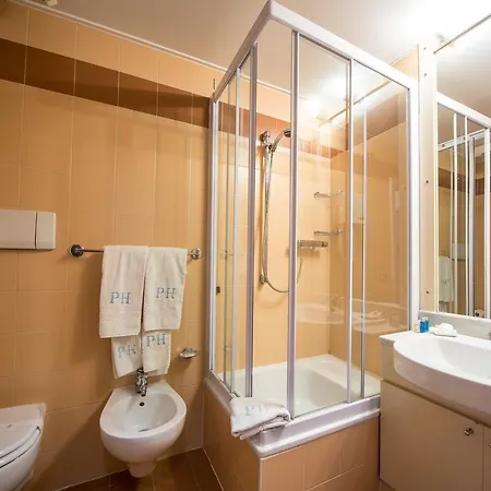 Piazzi House 4*